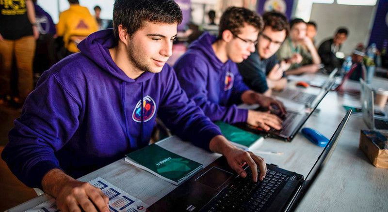 Practicas laborales en la carrera de Ingenieria comercial